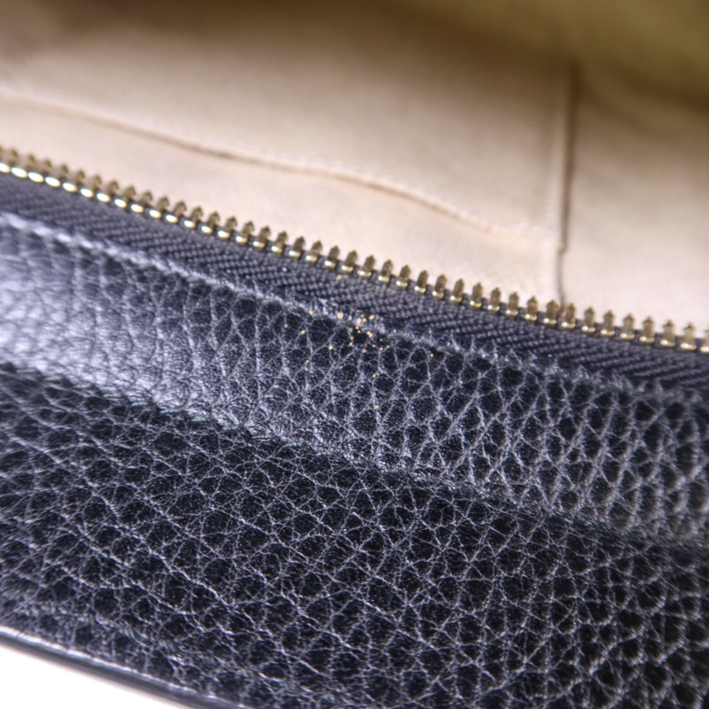 GUCCI 牛皮皮革Interlocking G金扣手挽袋-15