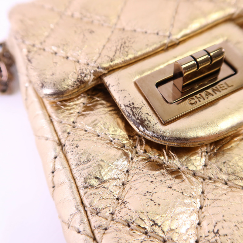 CHANEL 牛皮皮革2.55 Phone Bag鏈帶肩背袋-16