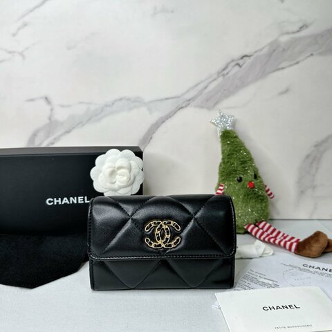 CHANEL 19黑金翻蓋中夾