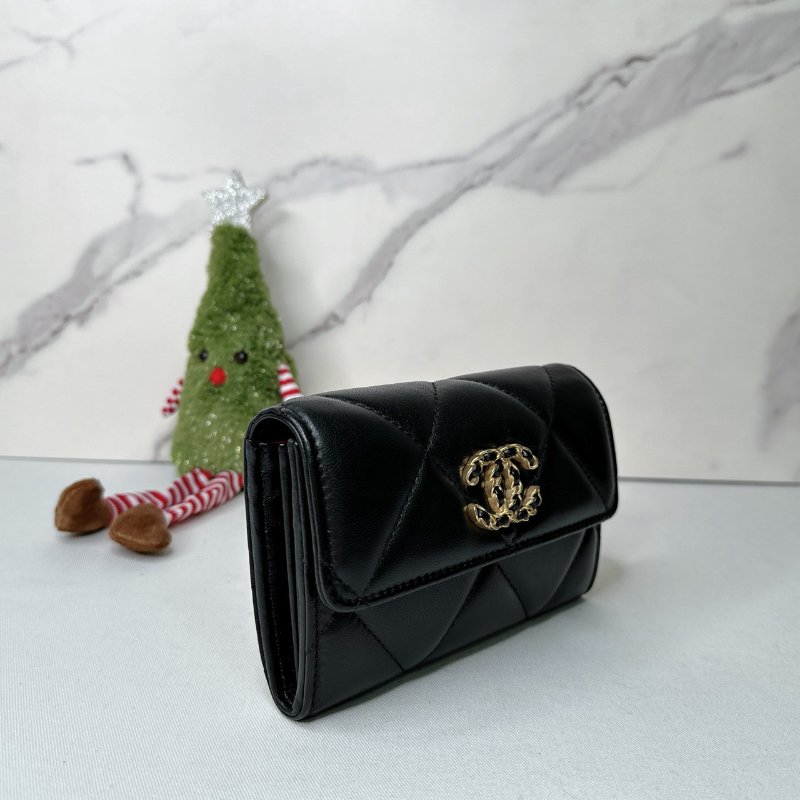 CHANEL 19黑金翻蓋中夾-3