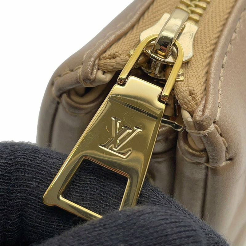 路易威登 Monogram Coussin BB 肩背包 M22396 路易威登三用包-9