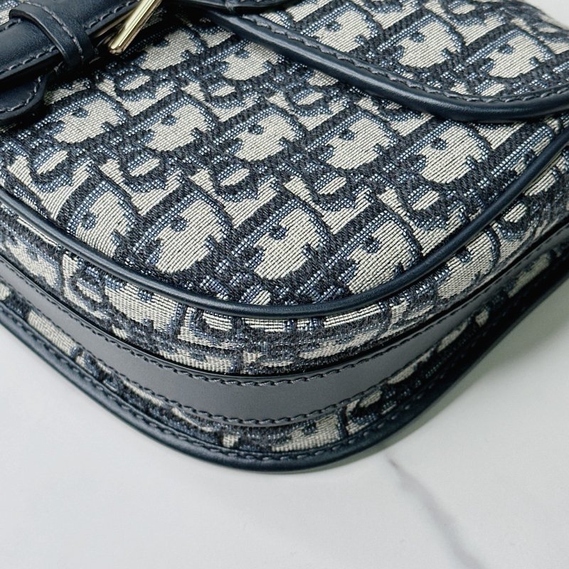 DIOR 中款Bobby包-8