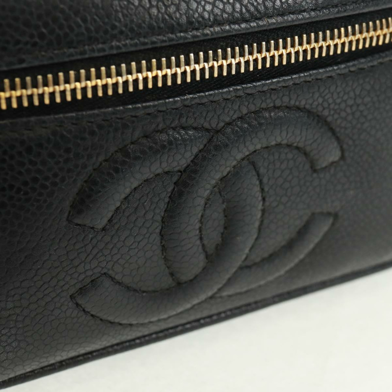 【日本直送】香奈兒魚子醬皮黑金CC標誌化妝包 Auth 157593V-16