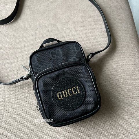 GUCCI Off the grid 斜背包 老花相機包（黑）