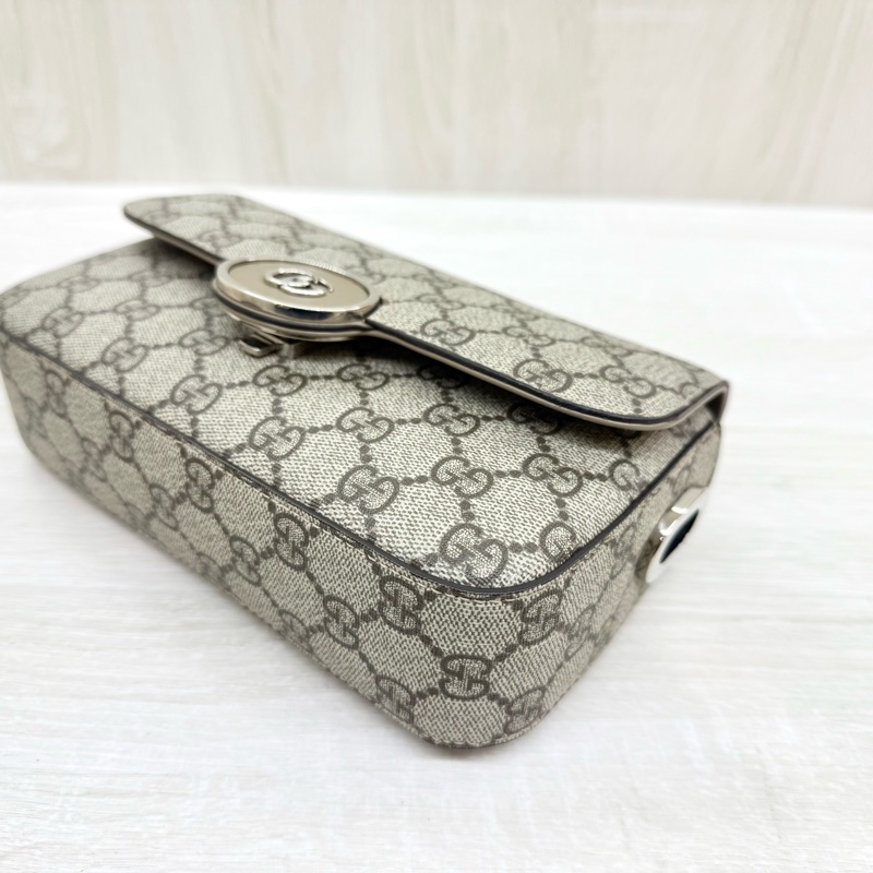 GUCCI原花棕牛皮Petite銀釦雙G橫版迷你郵差包739722-6