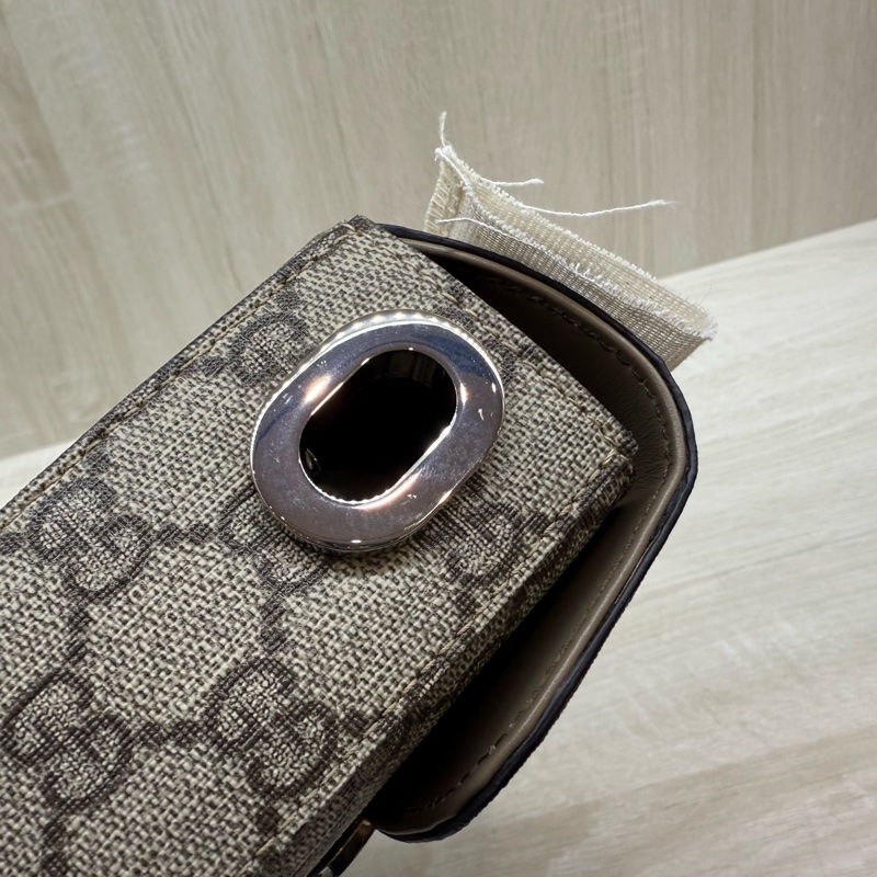 GUCCI原花棕牛皮Petite銀釦雙G橫版迷你郵差包739722-17