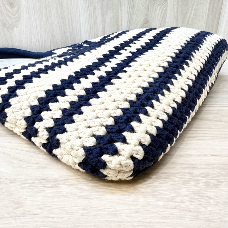 MIUMIU藍白編織金釦IVY托特包-17