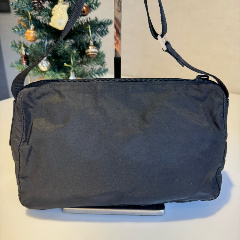 Prada降落傘布面郵差包-3