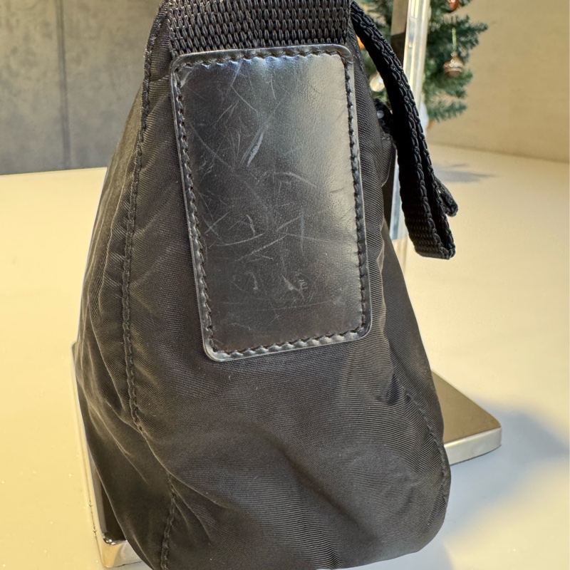 Prada降落傘布面郵差包-4