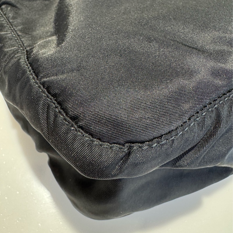 Prada降落傘布面郵差包-6