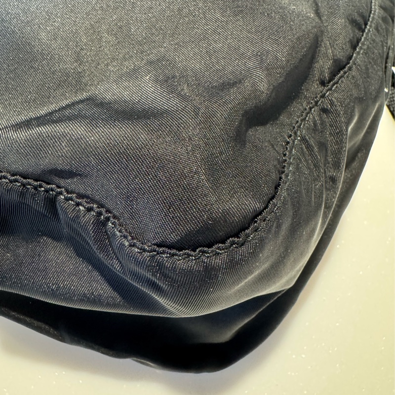 Prada降落傘布面郵差包-9