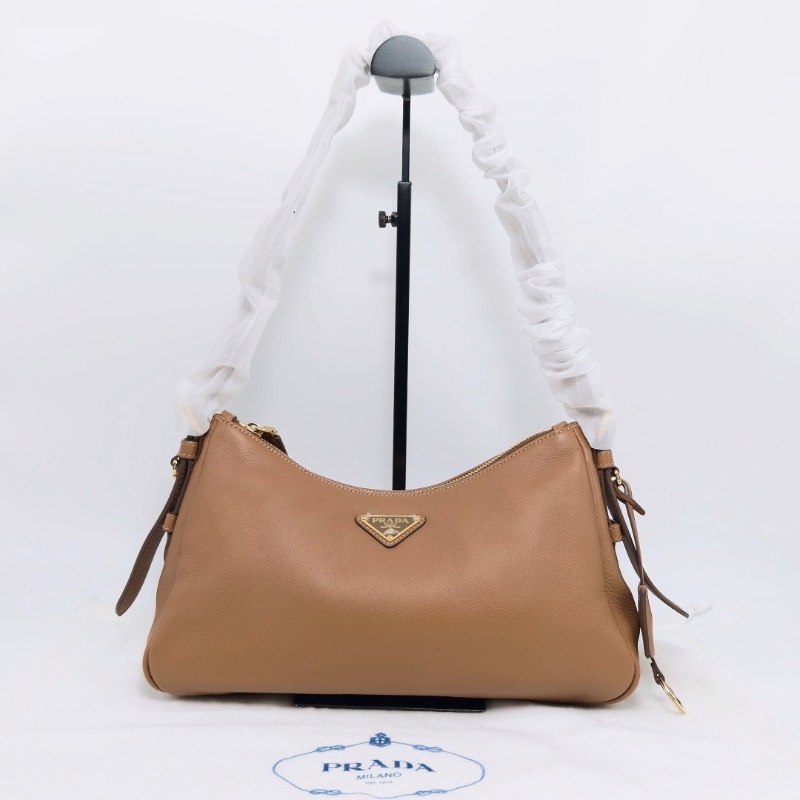PRADA 焦糖色扣 Aimee中號肩背腋下hobo包 30*18*9 全新閒置配件塵袋-1