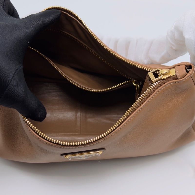 PRADA 焦糖色扣 Aimee中號肩背腋下hobo包 30*18*9 全新閒置配件塵袋-2