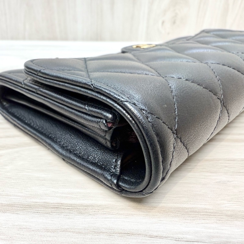 CHANEL黑色金釦羊皮COCO下蓋長夾AP0241-17