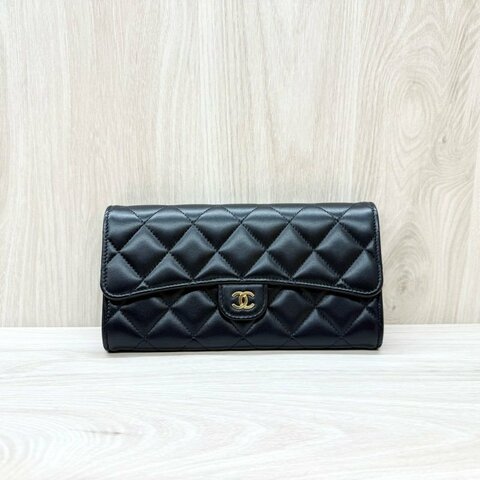 CHANEL黑色金釦羊皮COCO下蓋長夾AP0241