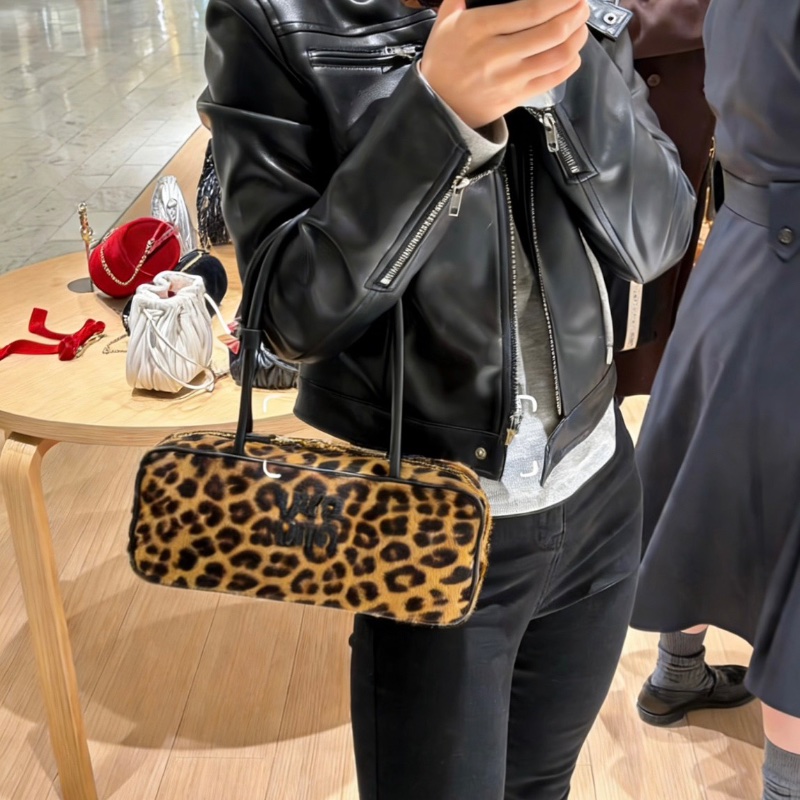 MIUMIU Beau豹紋金扣 大號手提肩背斜背保齡球包 28*12*9 全新閒置配件塵袋-0