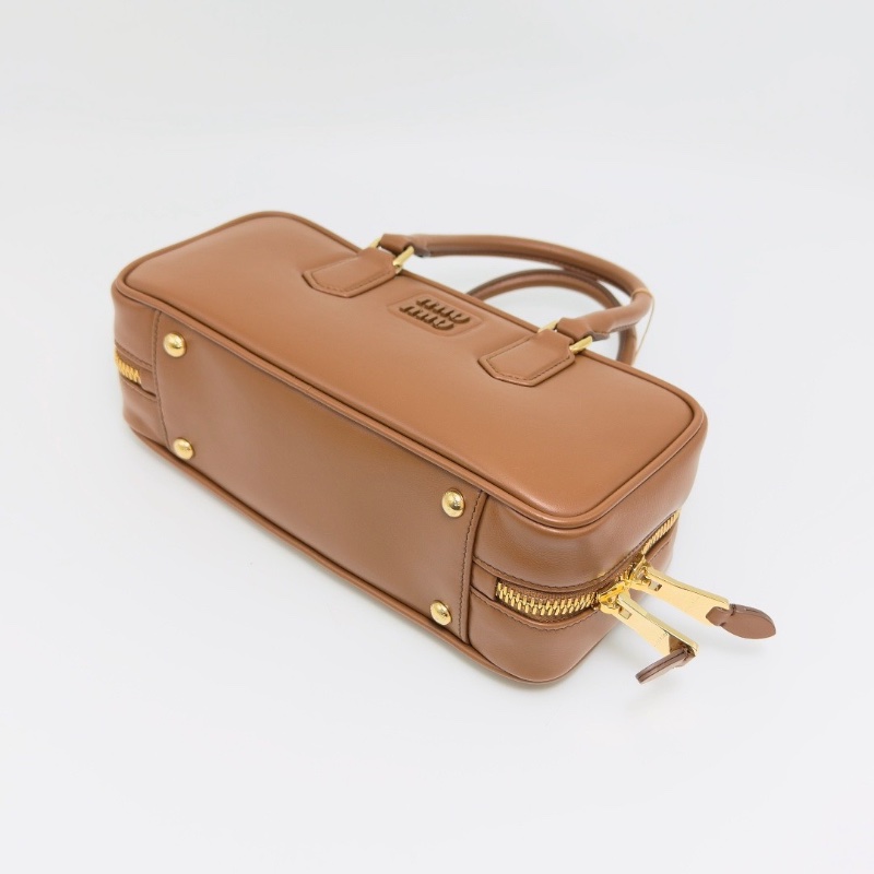 MIUMIU Arcadie焦糖色金扣 保齡球中號手提肩背斜背包28*13*9 全新閒置配件塵袋-4