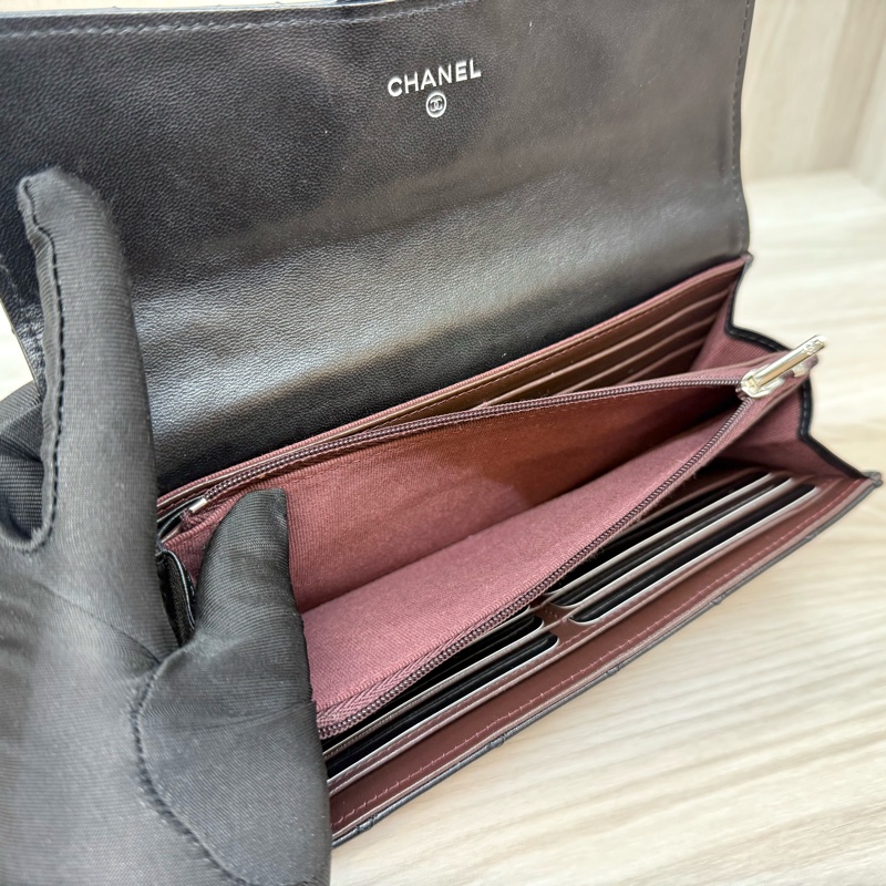 CHANEL黑色銀釦羊皮COCO下蓋長夾AP0241-9