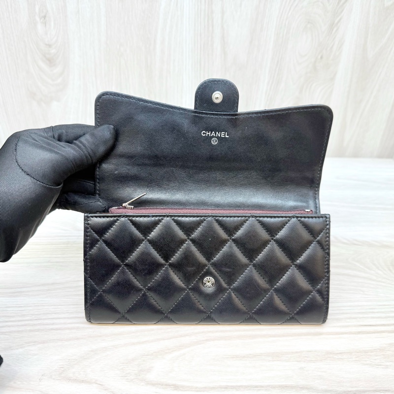 CHANEL黑色銀釦羊皮COCO下蓋長夾AP0241-11