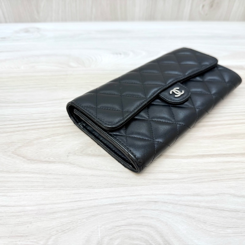 CHANEL黑色銀釦羊皮COCO下蓋長夾AP0241-14