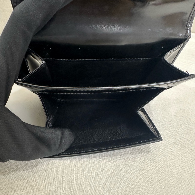 Gucci 黑色漆皮零錢袋短夾-9