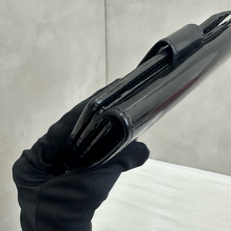 Gucci 黑色漆皮零錢袋短夾-10