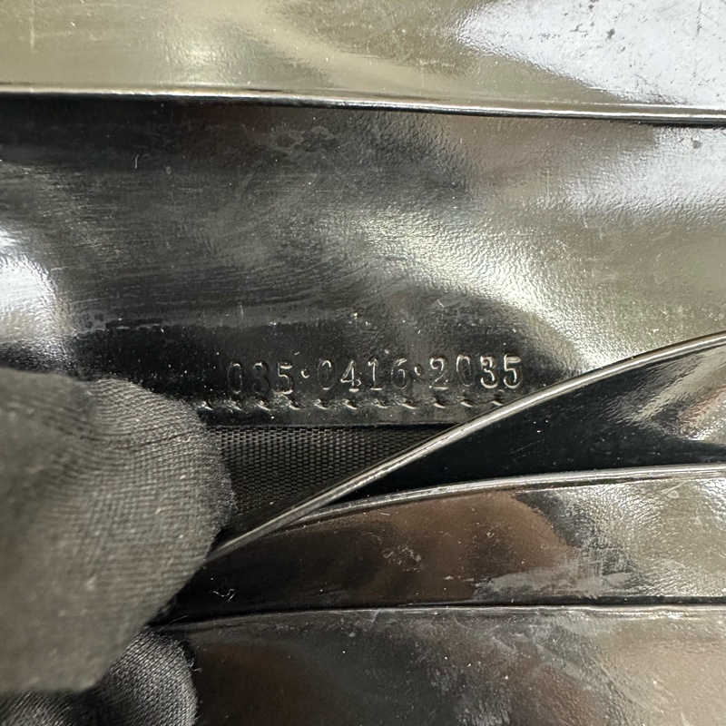 Gucci 黑色漆皮零錢袋短夾-15