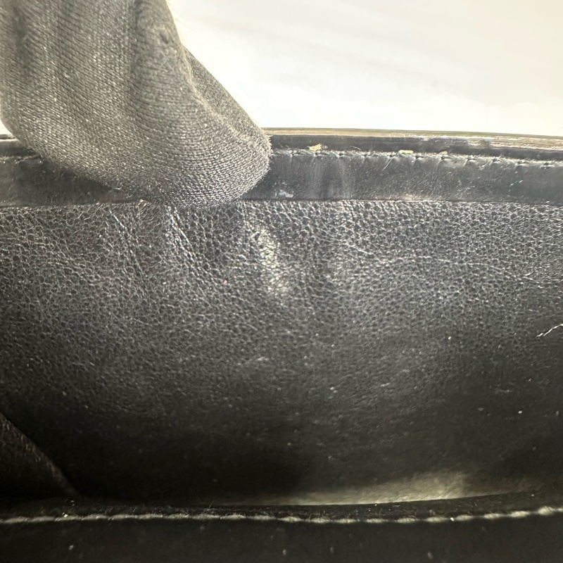 Gucci 黑色漆皮零錢袋短夾-21