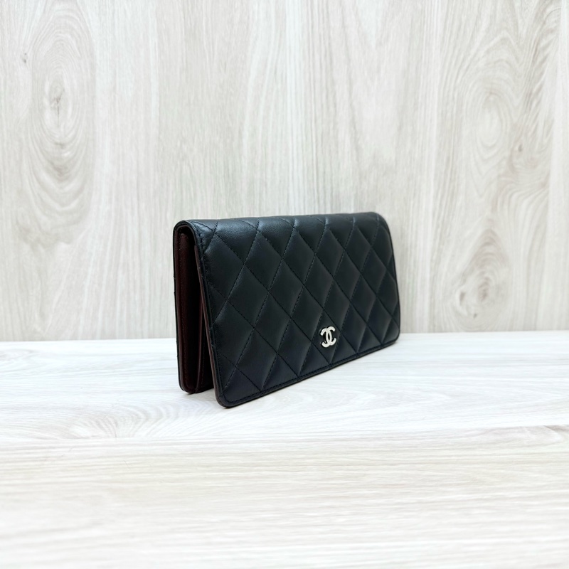 Chanel黑色銀雙C LOGO羊皮對開8卡長夾A31509-3