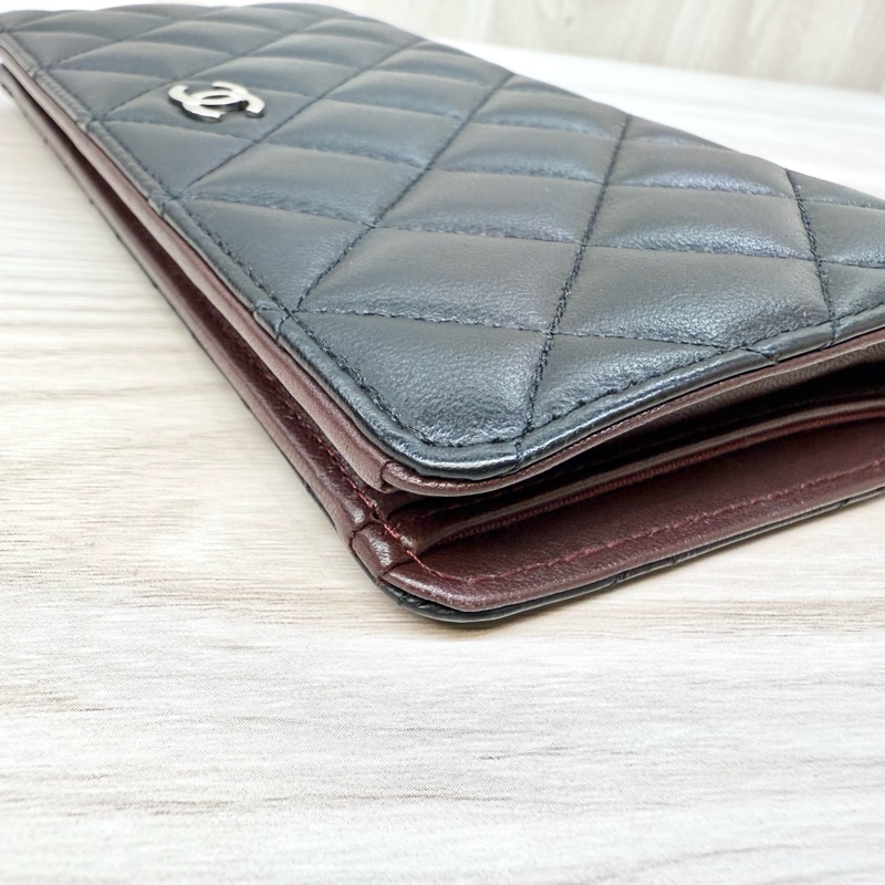Chanel黑色銀雙C LOGO羊皮對開8卡長夾A31509-13