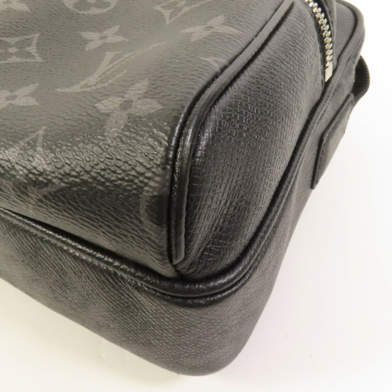 LOUIS VUITTON Monogram Eclipse Outdoor Messenger銀扣肩背袋-11