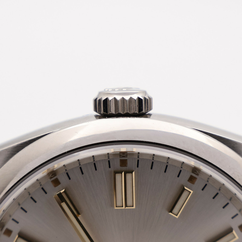 ROLEX Oyster Perpetual 126000-10