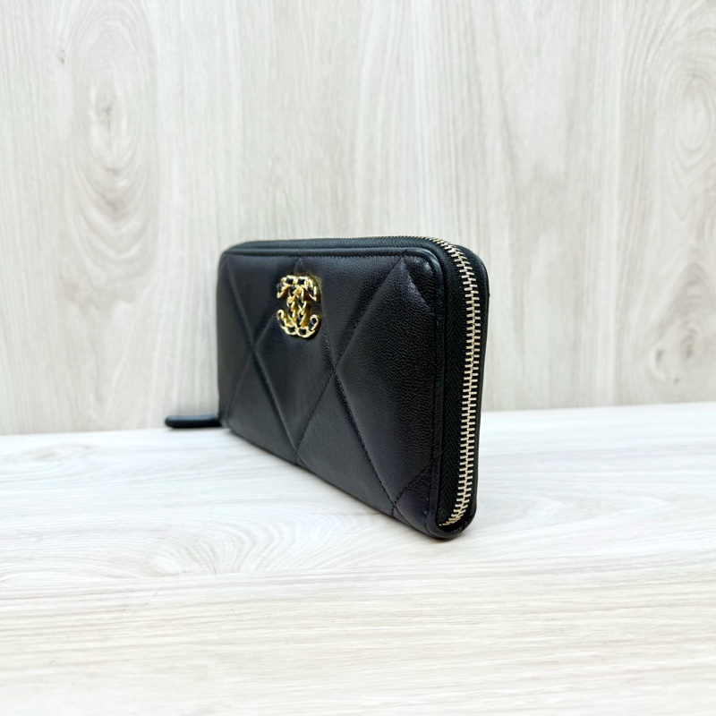 CHANEL黑金羊皮19桃紅內裡ㄇ拉長夾-2