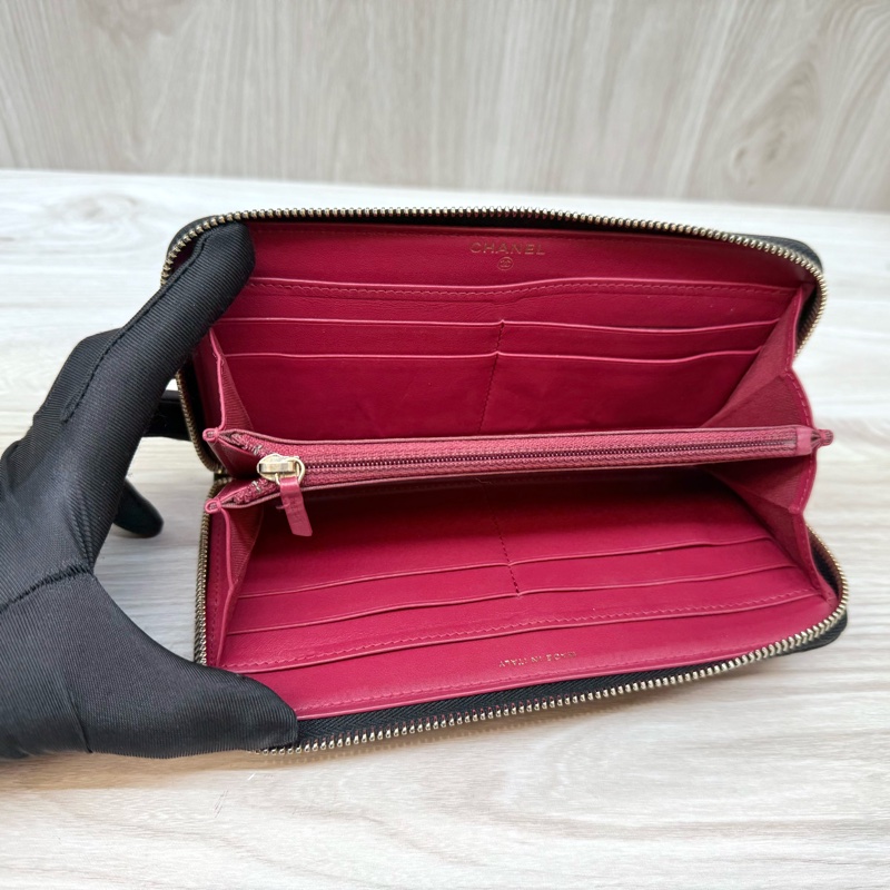 CHANEL黑金羊皮19桃紅內裡ㄇ拉長夾-6