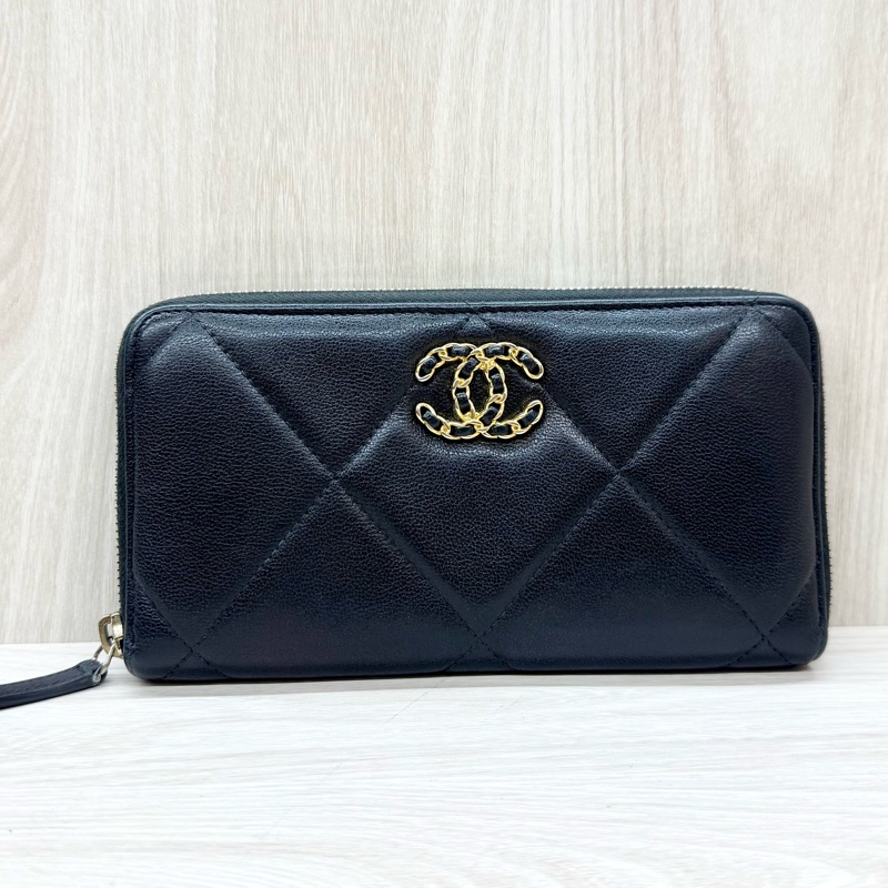 CHANEL黑金羊皮19桃紅內裡ㄇ拉長夾-8