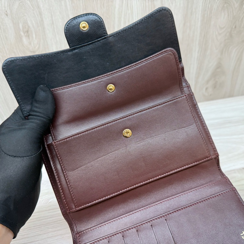 Chanel黑金羊皮三折長夾-11