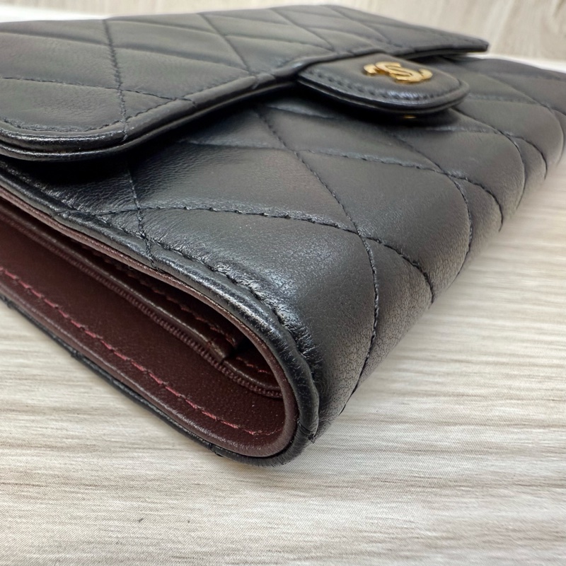 Chanel黑金羊皮三折長夾-13