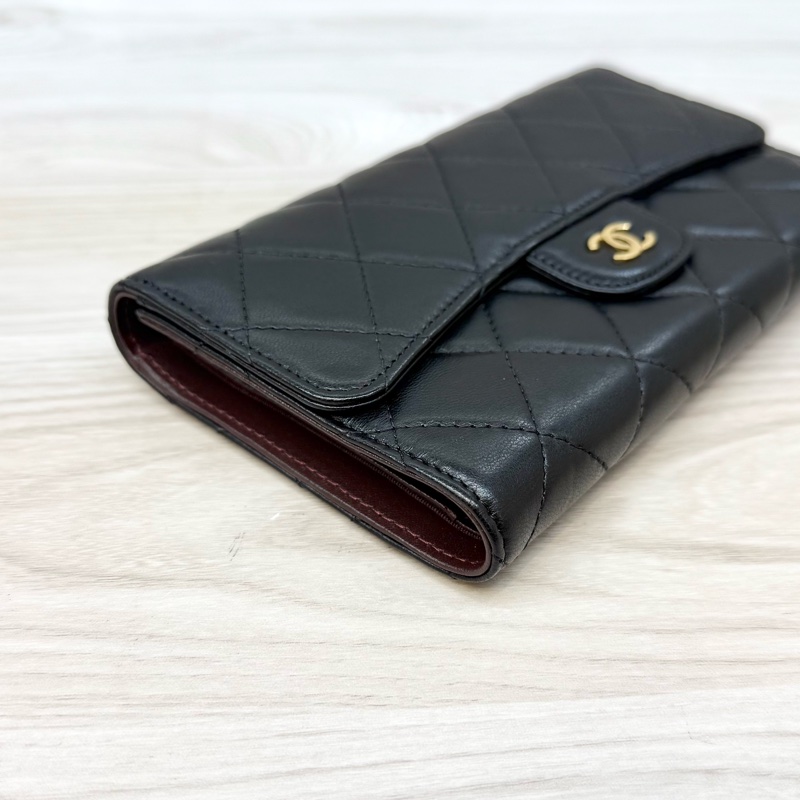 Chanel黑金羊皮三折長夾-16