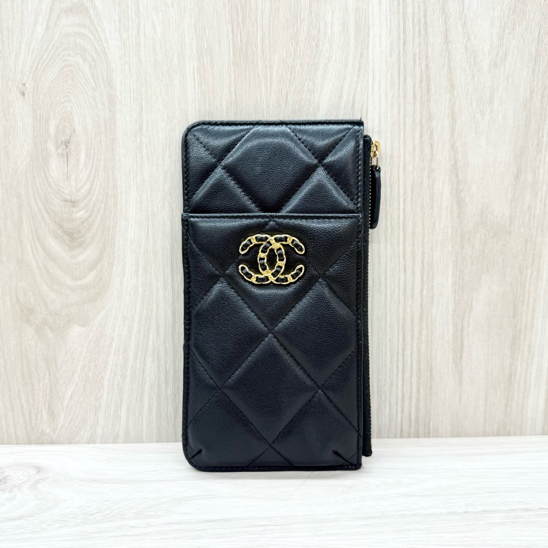 CHANEL皮夾黑羊皮19系列一字拉鍊卡夾包AP1182-0