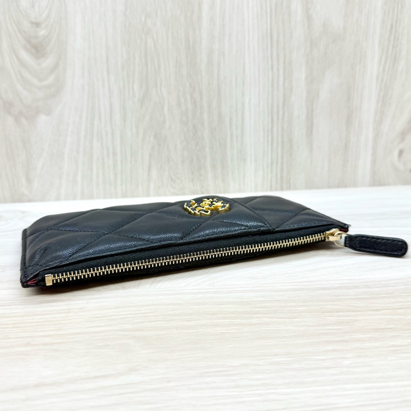 CHANEL皮夾黑羊皮19系列一字拉鍊卡夾包AP1182-8