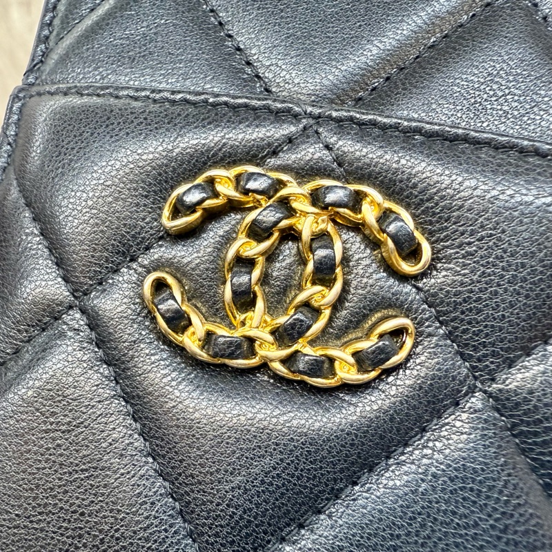 CHANEL皮夾黑羊皮19系列一字拉鍊卡夾包AP1182-13