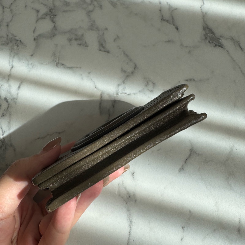 Gucci墨綠壓紋大圓雙G釦式短夾 招財色系錢包👛-4