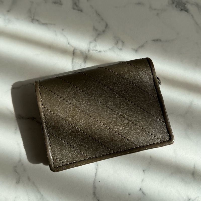 Gucci墨綠壓紋大圓雙G釦式短夾 招財色系錢包👛-7