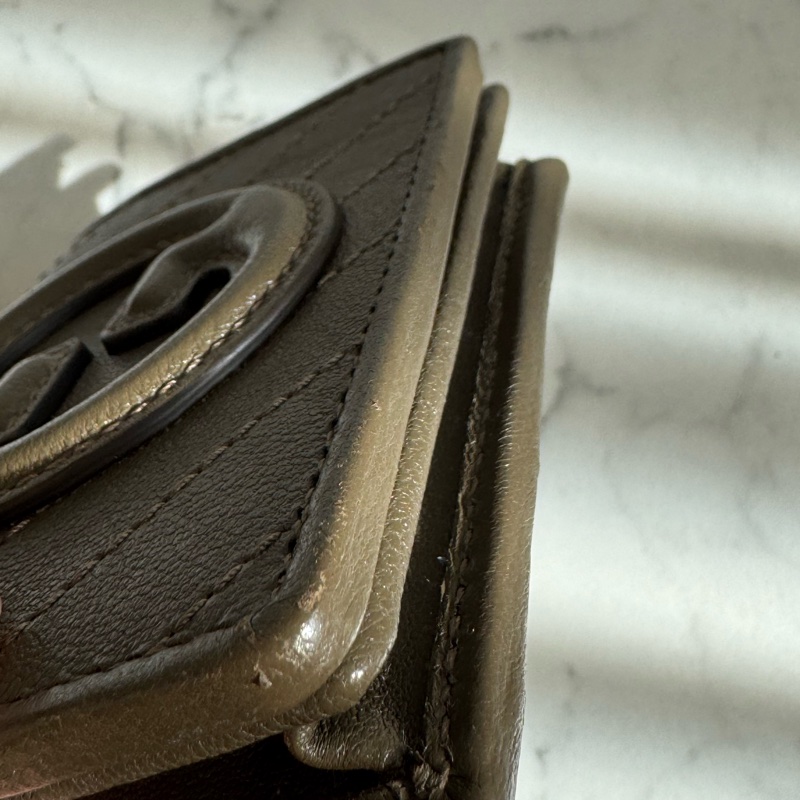 Gucci墨綠壓紋大圓雙G釦式短夾 招財色系錢包👛-12