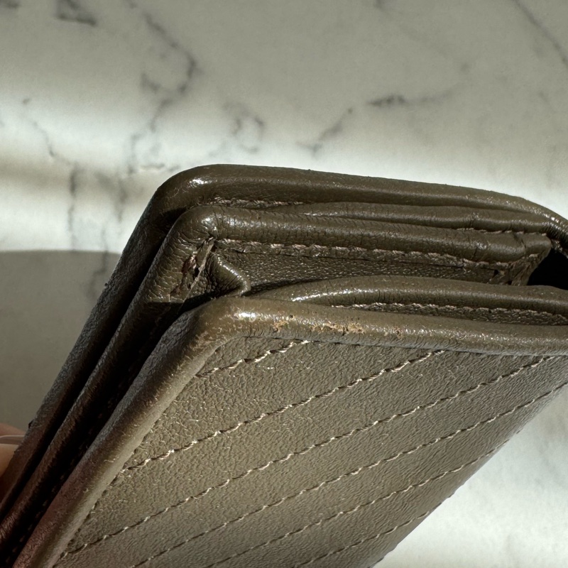 Gucci墨綠壓紋大圓雙G釦式短夾 招財色系錢包👛-13