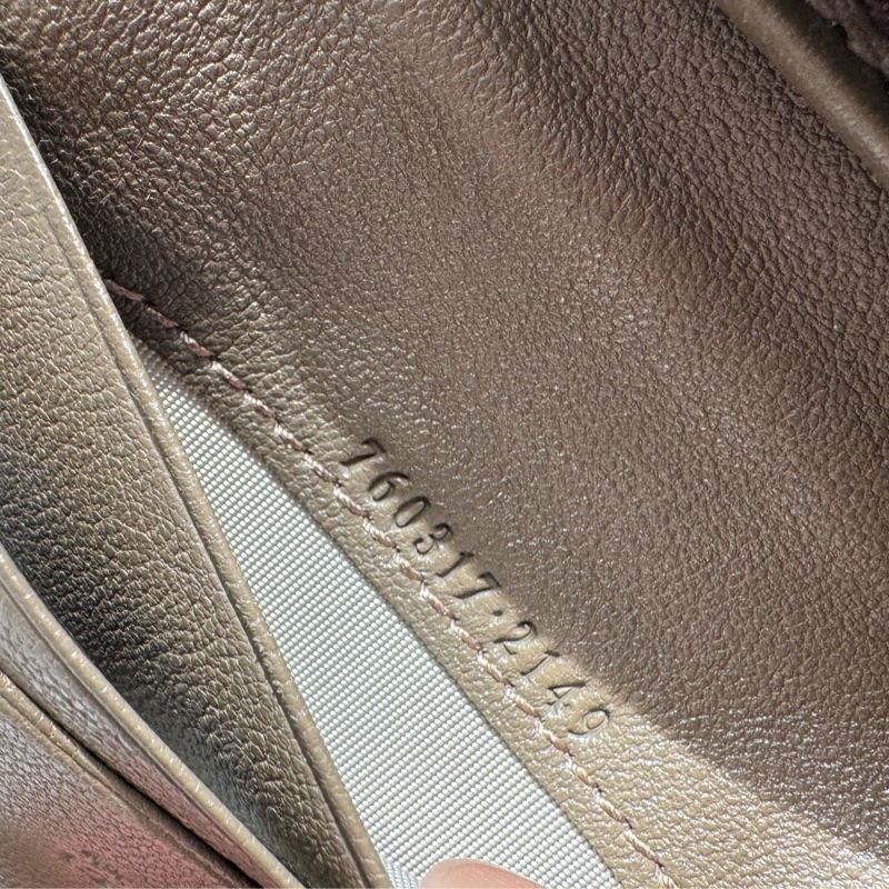 Gucci墨綠壓紋大圓雙G釦式短夾 招財色系錢包👛-21