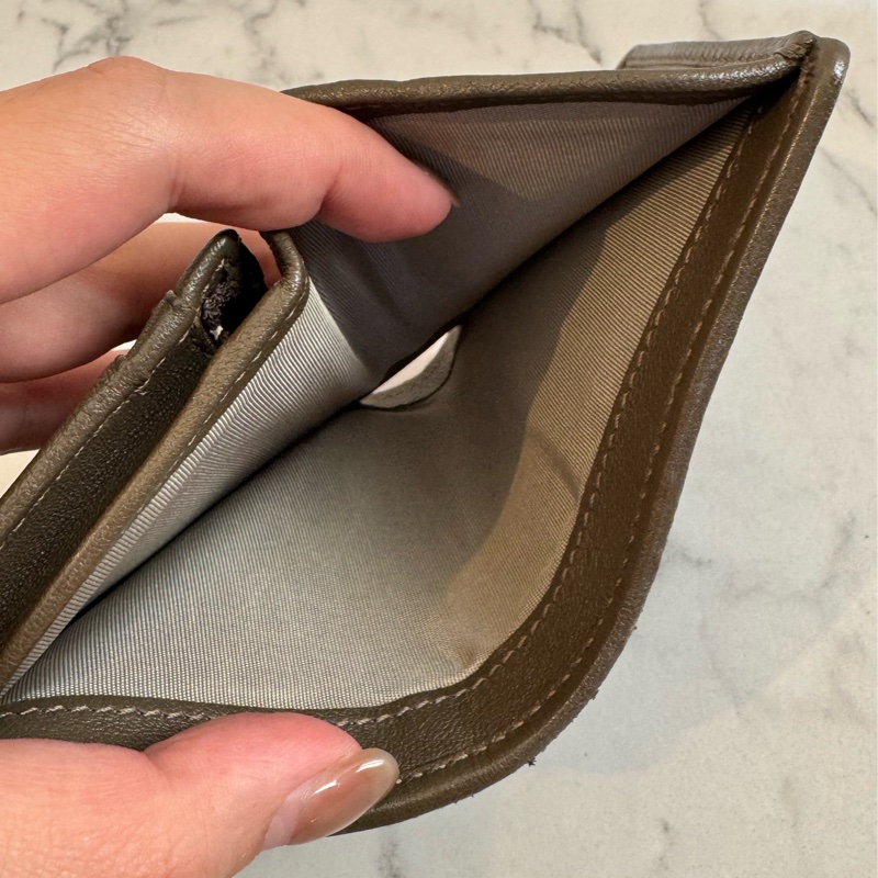 Gucci墨綠壓紋大圓雙G釦式短夾 招財色系錢包👛-22