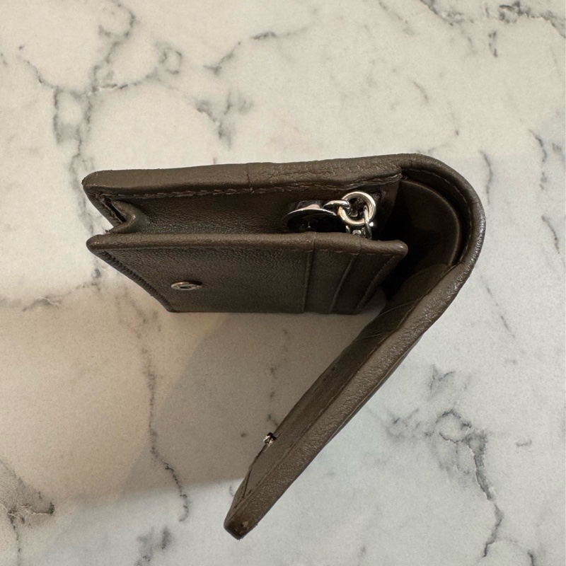 Gucci墨綠壓紋大圓雙G釦式短夾 招財色系錢包👛-26