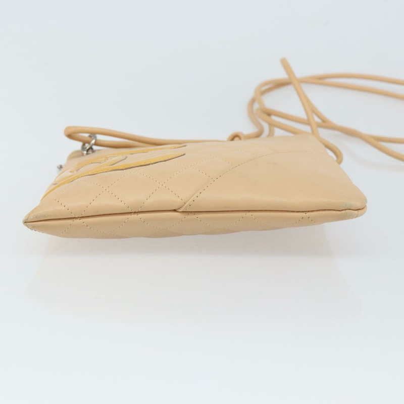 【日本直送】香奈兒 Cambon 系列絎縫肩背包,皮革材質,米色,銀色,CC 標誌,貨號 163611-4