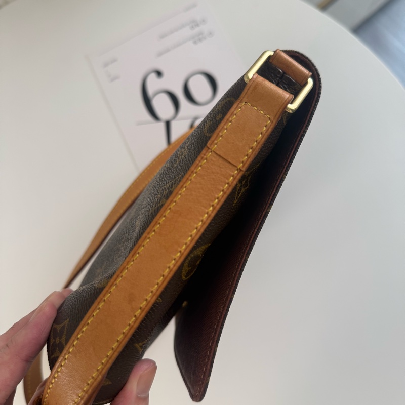 ✔️ LV Louis Vuitton 路易威登 MonogramM51257 橫式王菲包/肩背包-15